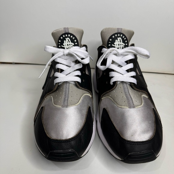 Men’s size 11 Nike air huarache black neutral grey low top sneakers trainers acg - Picture 2 of 11